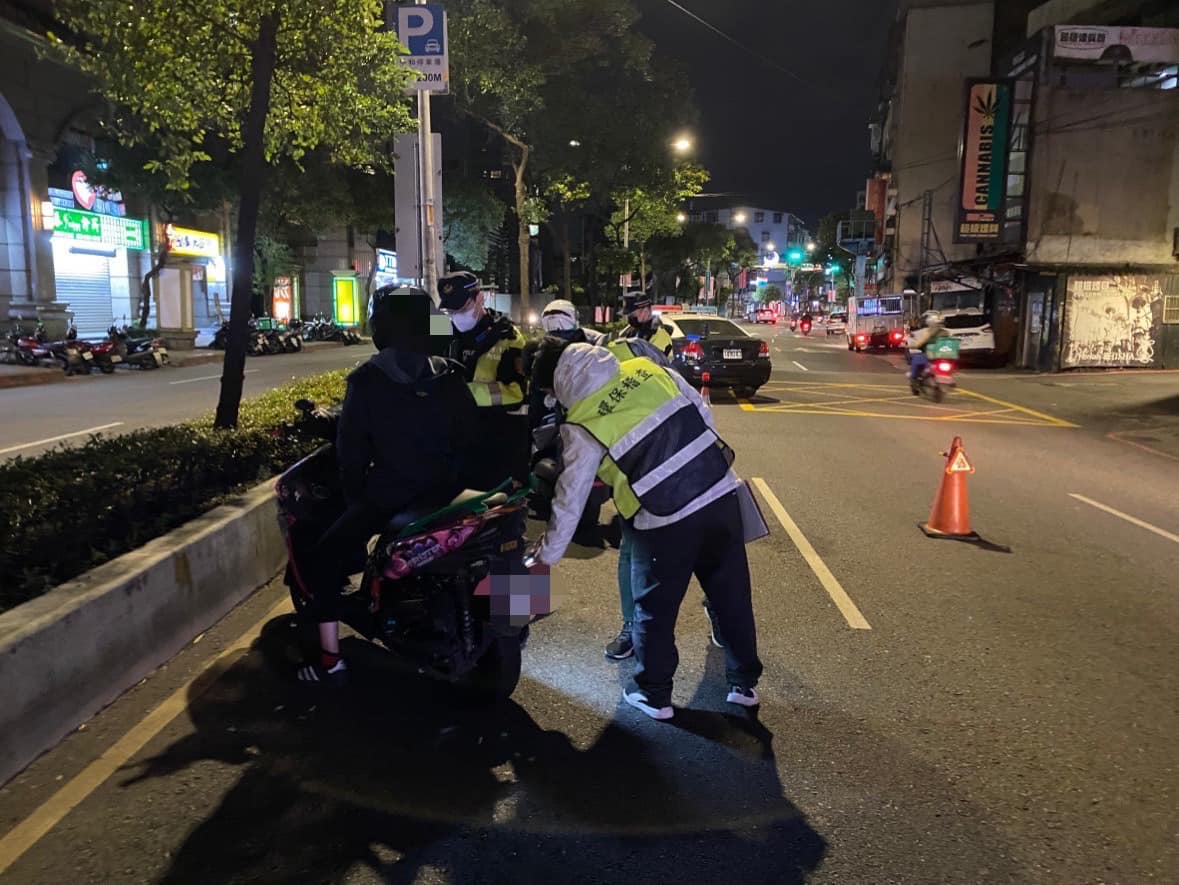 遏止夜間擾民 中和環警聯手加強取締噪音車輛